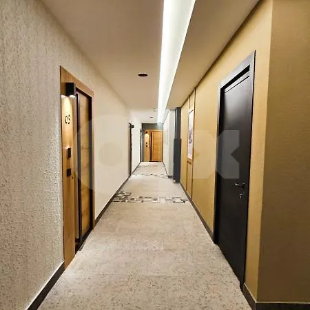 Skyridge Apartment