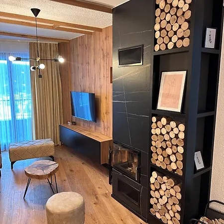 Skyridge Apartment